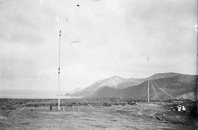 Masts and aerial on Wireless Hill